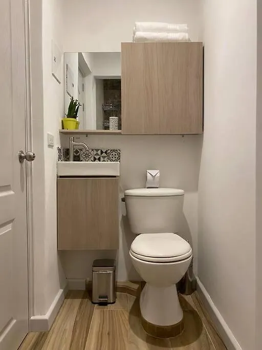 Apartaestudio Boulevard Saint - Michel Apartment Medellin